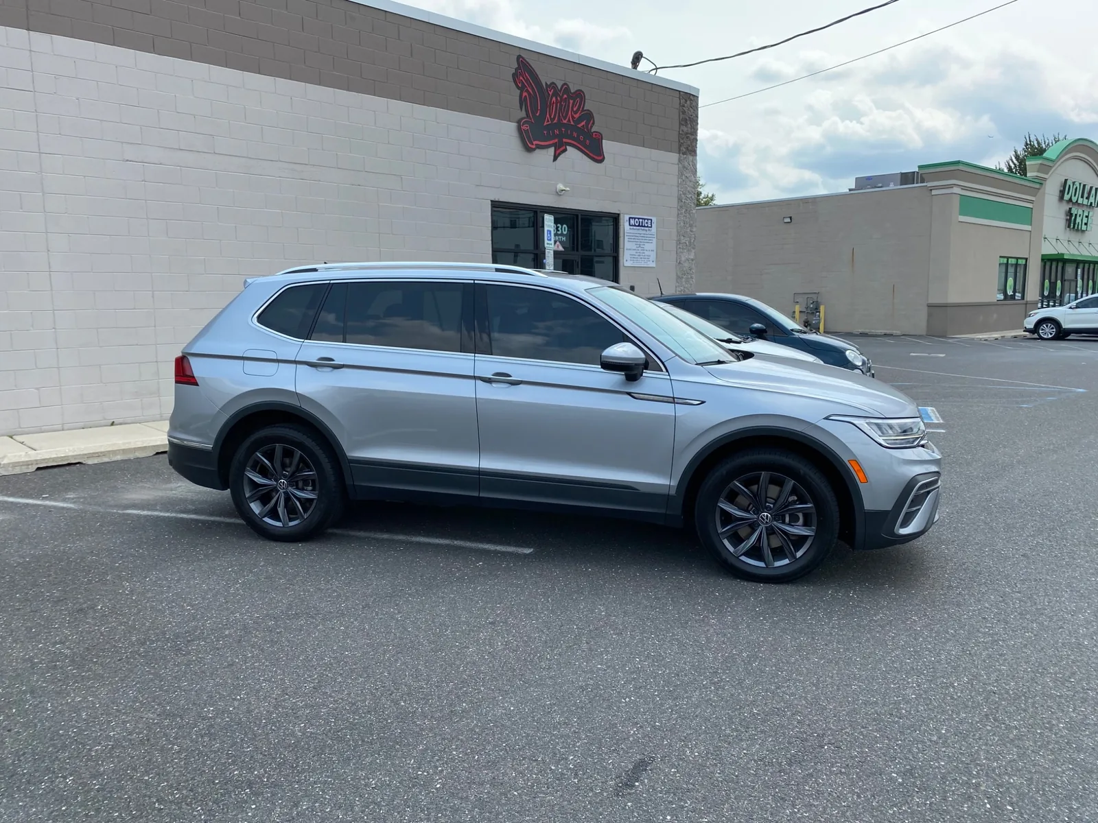 2018–2024 Volkswagen Tiguan Window Tint Guide: Prices, 20% Factory Match & Installation — photo 2