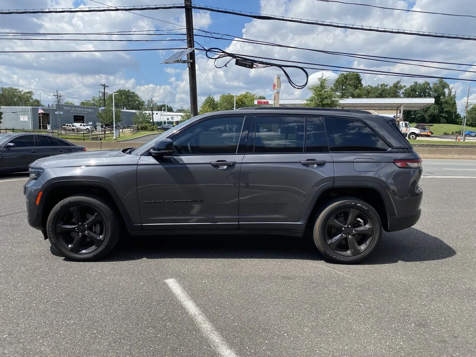 What Does 25% Front Window Tint Look Like on a 2022–2026 Jeep Grand Cherokee? — photo 3