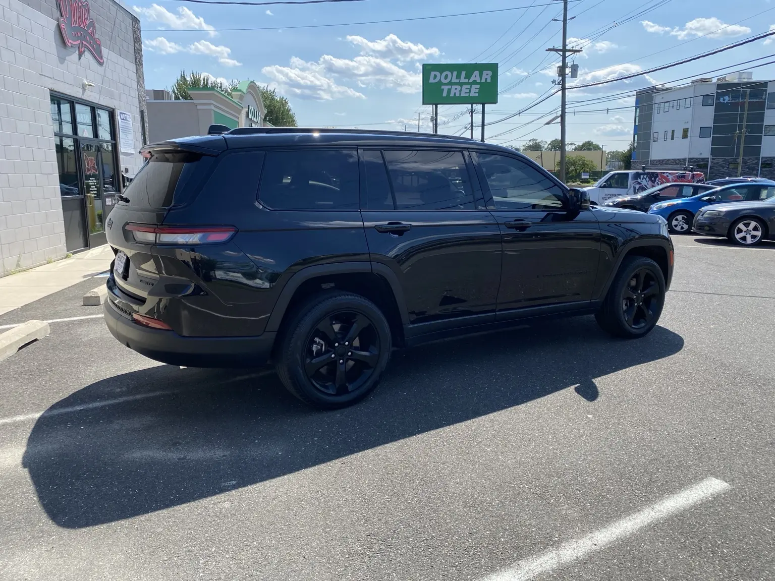 What Does 15% Tint Look Like on a 2021–2027 Jeep Grand Cherokee L? — photo 3