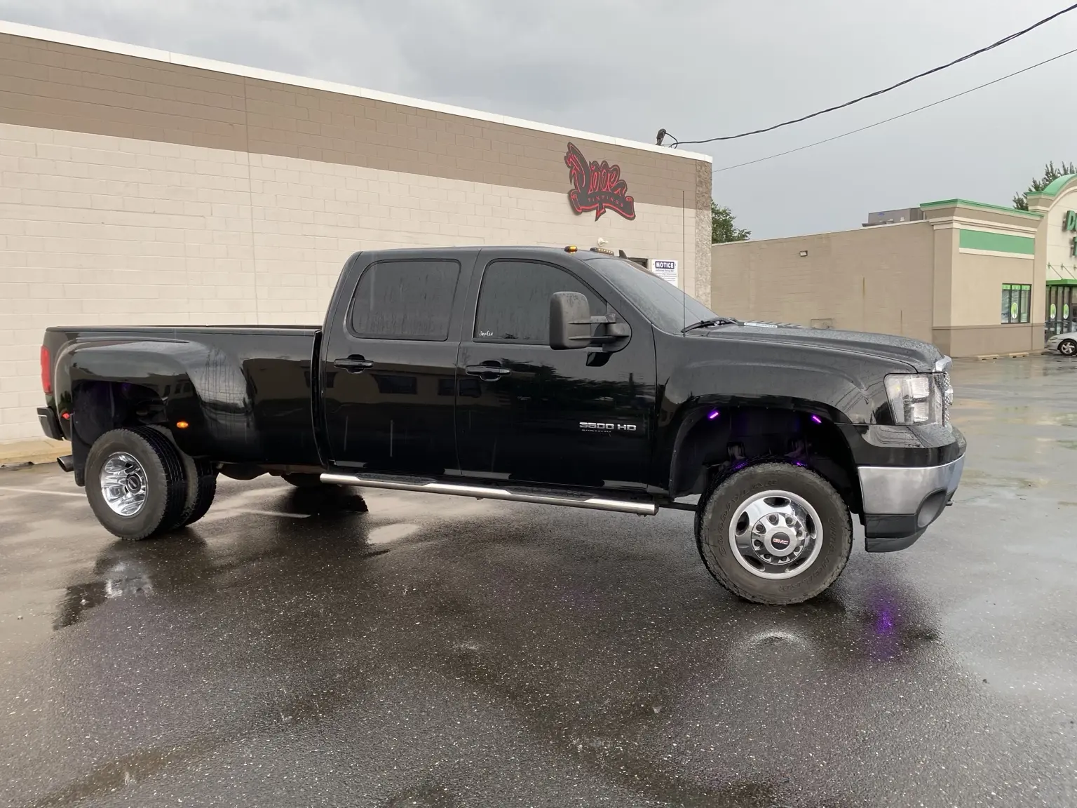 What Does 5% Tint Look Like on a 2007–2013 GMC Sierra 3500 HD?