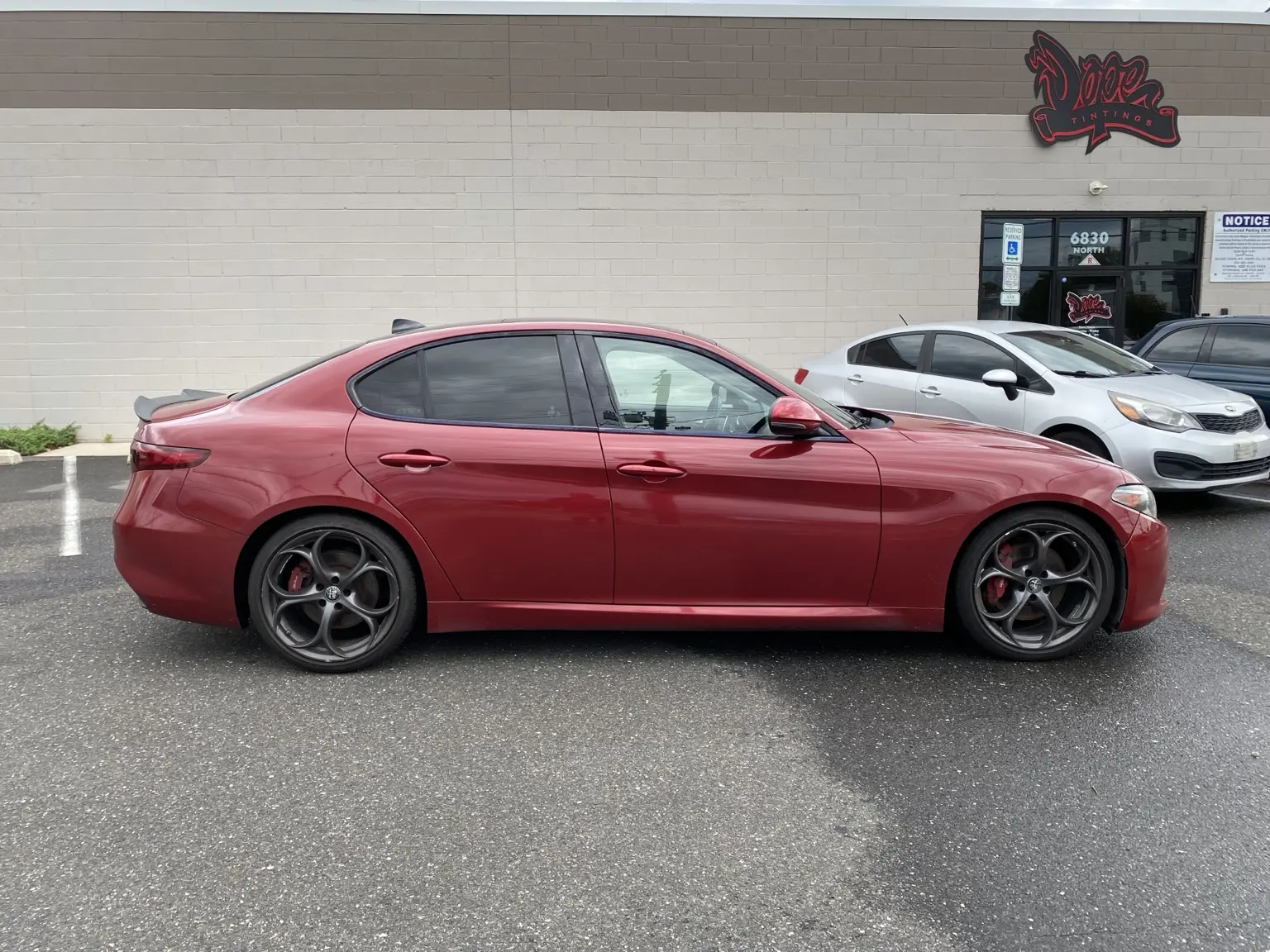 What Does 5% Rear Tint Look Like on a 2017–2026 Alfa Romeo Giulia? — photo 2