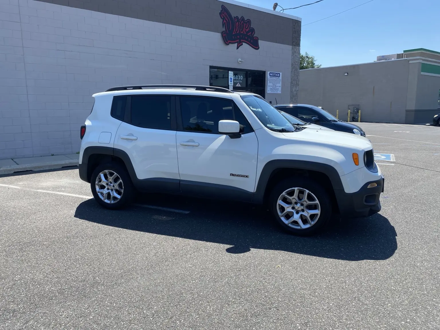 What Does 20% Front Window Tint Look Like on a 2015–2023 Jeep Renegade?