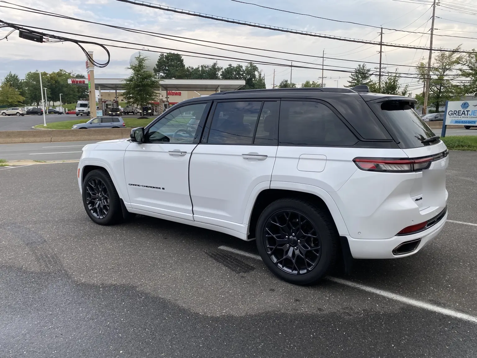 What Does 70% Ceramic Front Window Tint Look Like on a 2022–2026 Jeep Grand Cherokee? — photo 6