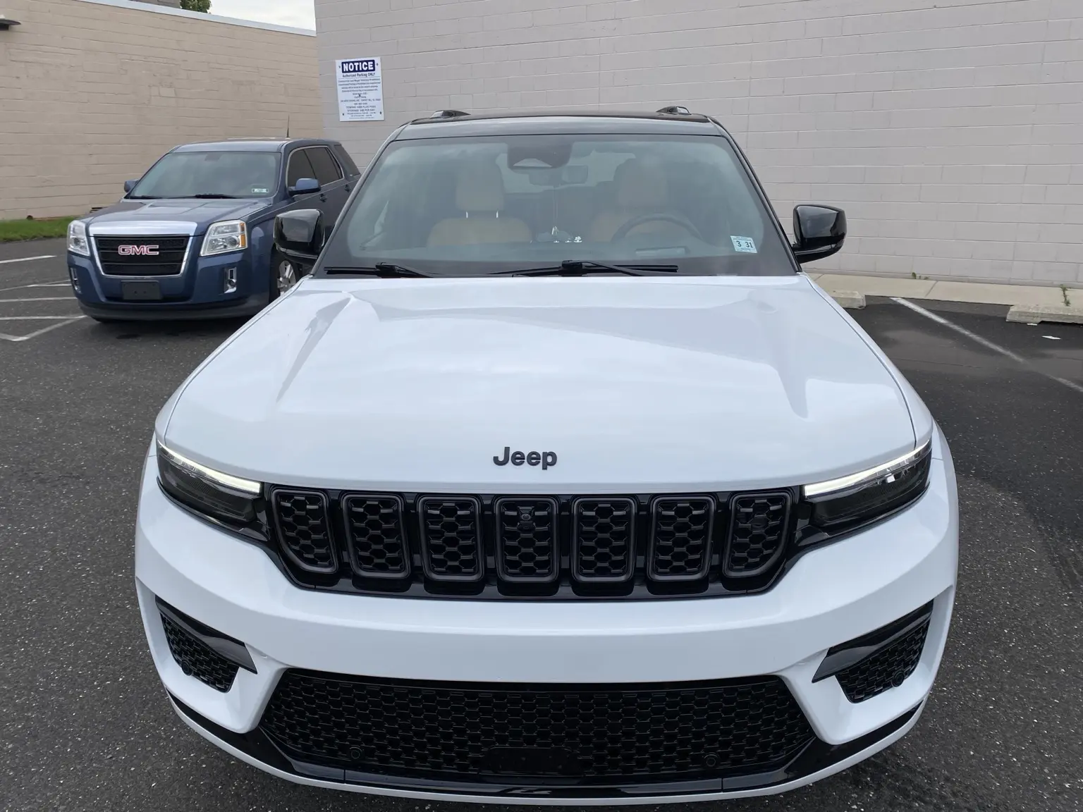 What Does 70% Ceramic Windshield Tint Look Like on a 2022–2026 Jeep Grand Cherokee?