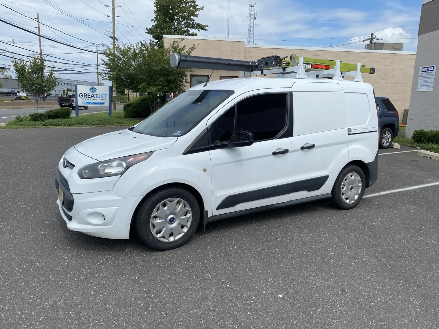 What Does 15% Front Window Tint Look Like on a 2014–2023 Ford Transit Connect? — photo 6