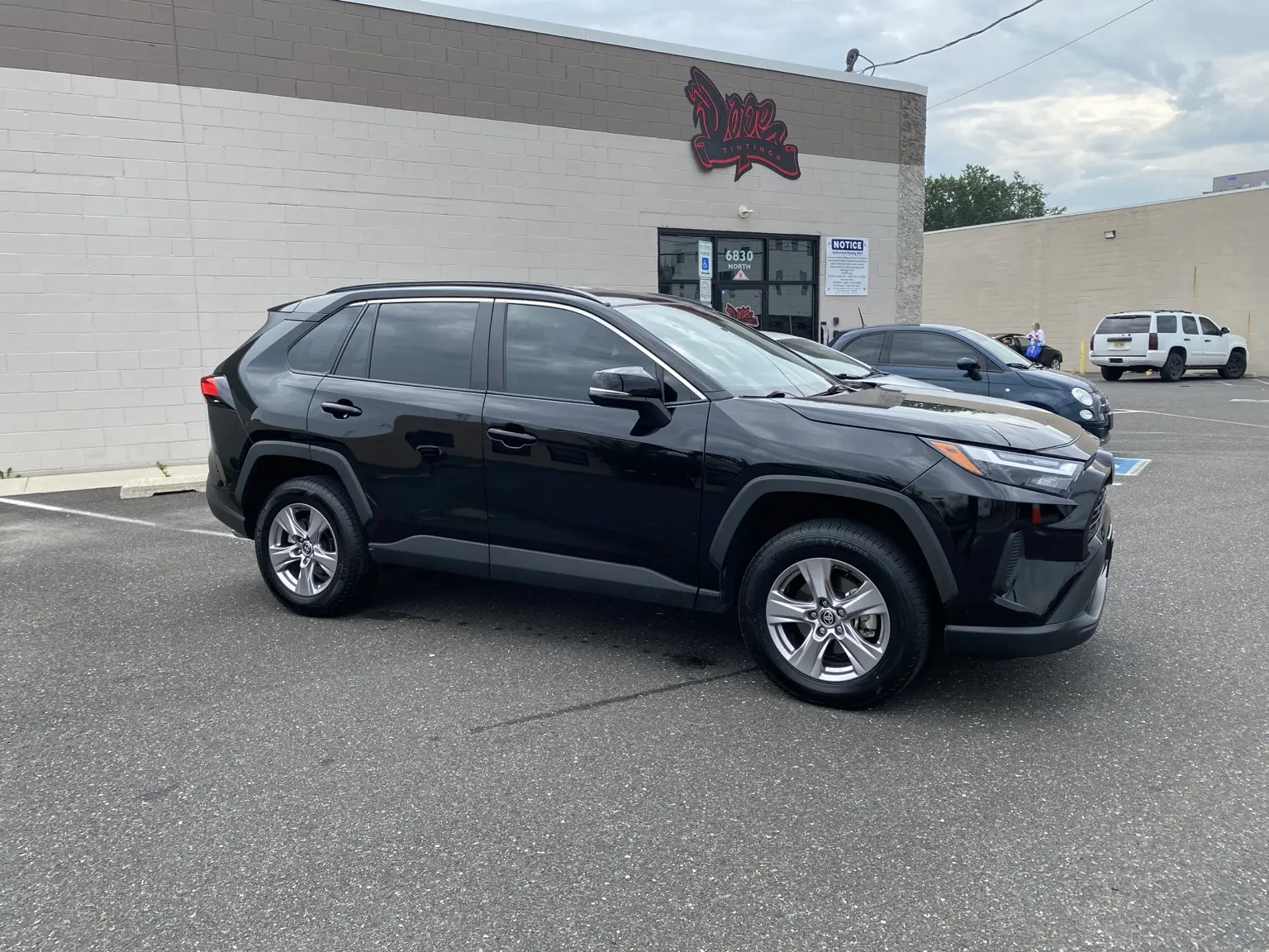 What Does 25% Front Window Tint Look Like on a 2019–2025 Toyota RAV4?